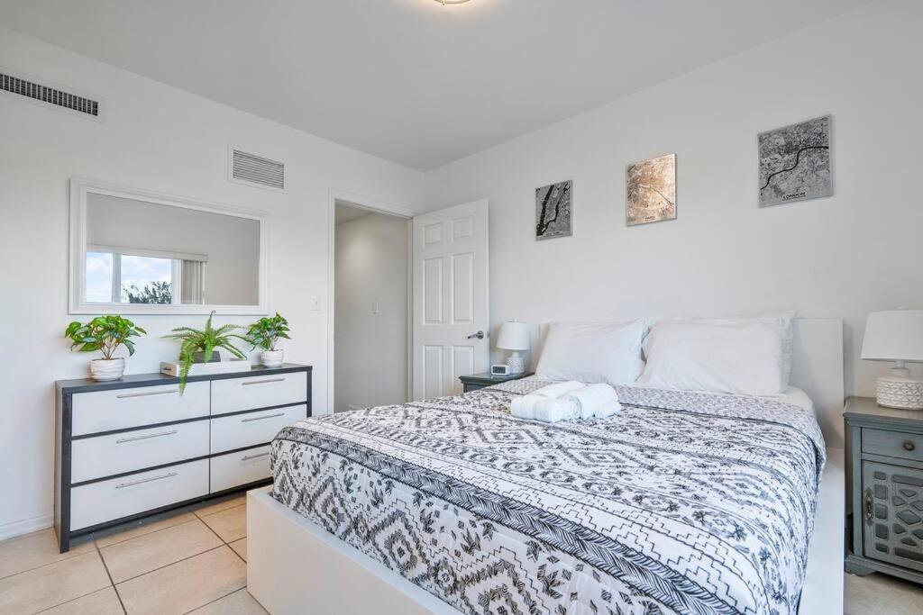 2/2 10 Minutes To Airport And 15 Minutes To Beach Miami Exterior photo